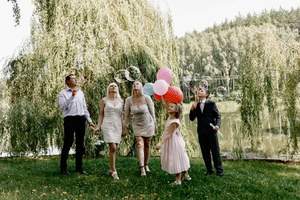 Семья,согретая любовью,всегда надежна и крепка